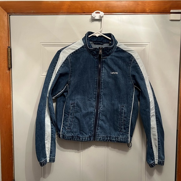 Levi's Jackets & Blazers - Levi’s Denim Jacket Womens Sz Small